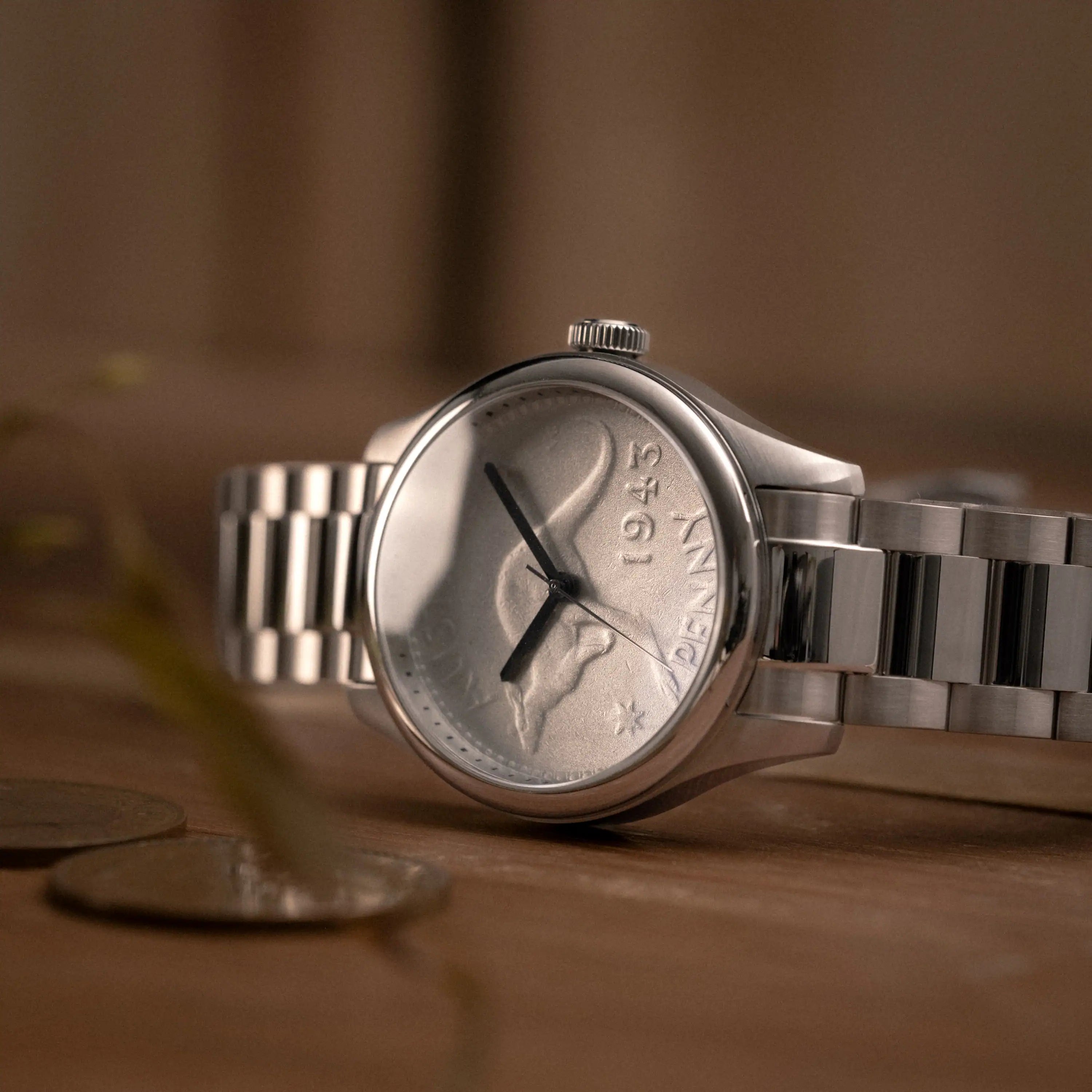 Stainless Steel case, Kangaroo Penny Dial